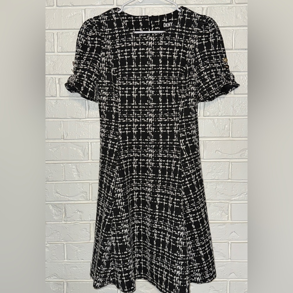 DKNY Black and White Plaid Mini Dress size 8.